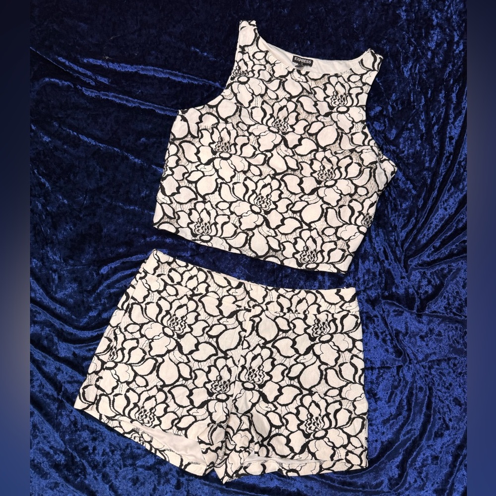 Express Black and White Floral Women Shorts